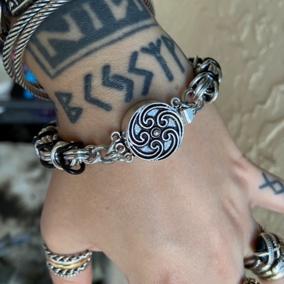 Celtic chain bracelet . handcrafted silver & black maille bizantine links - Picture 7 of 16